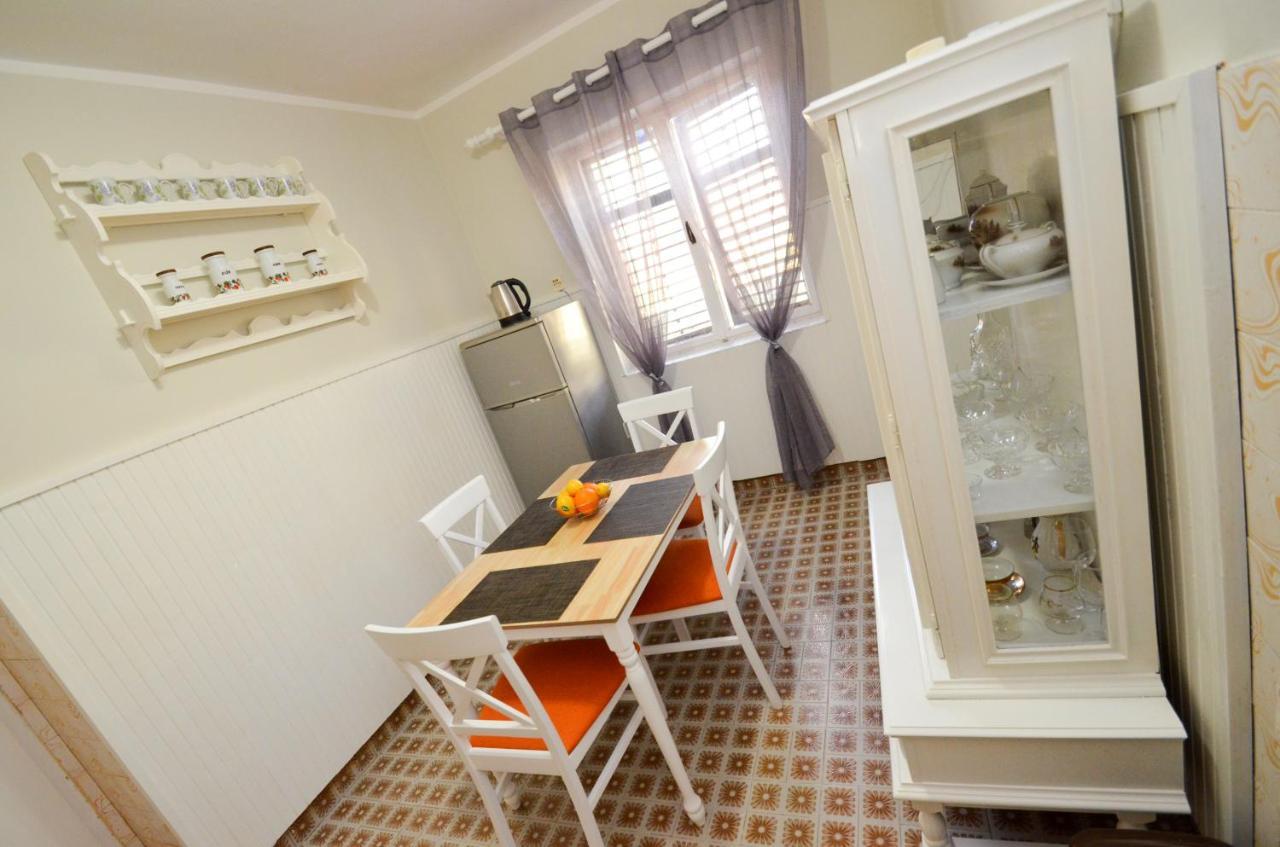 Red House Apartment Kotor Ngoại thất bức ảnh