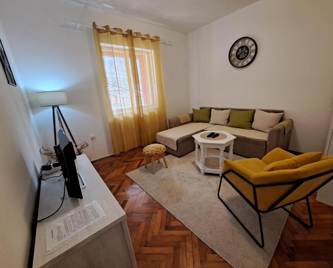 Red House Apartment Kotor Ngoại thất bức ảnh