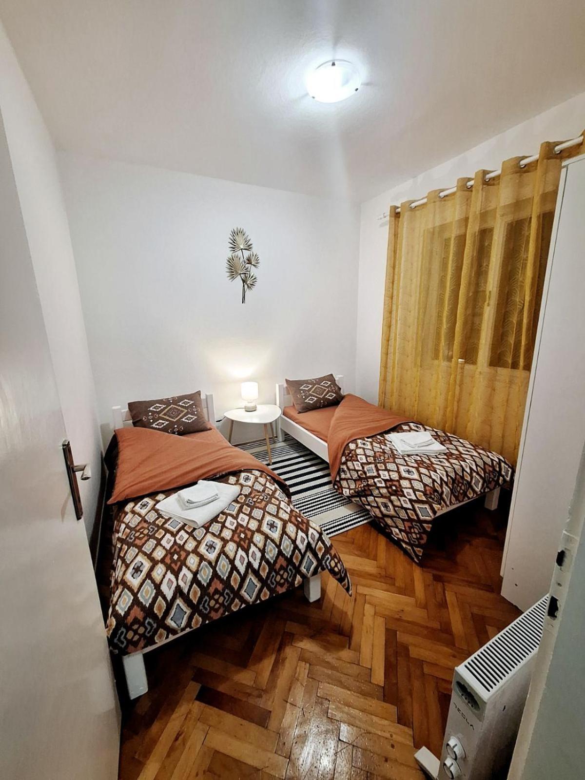 Red House Apartment Kotor Ngoại thất bức ảnh