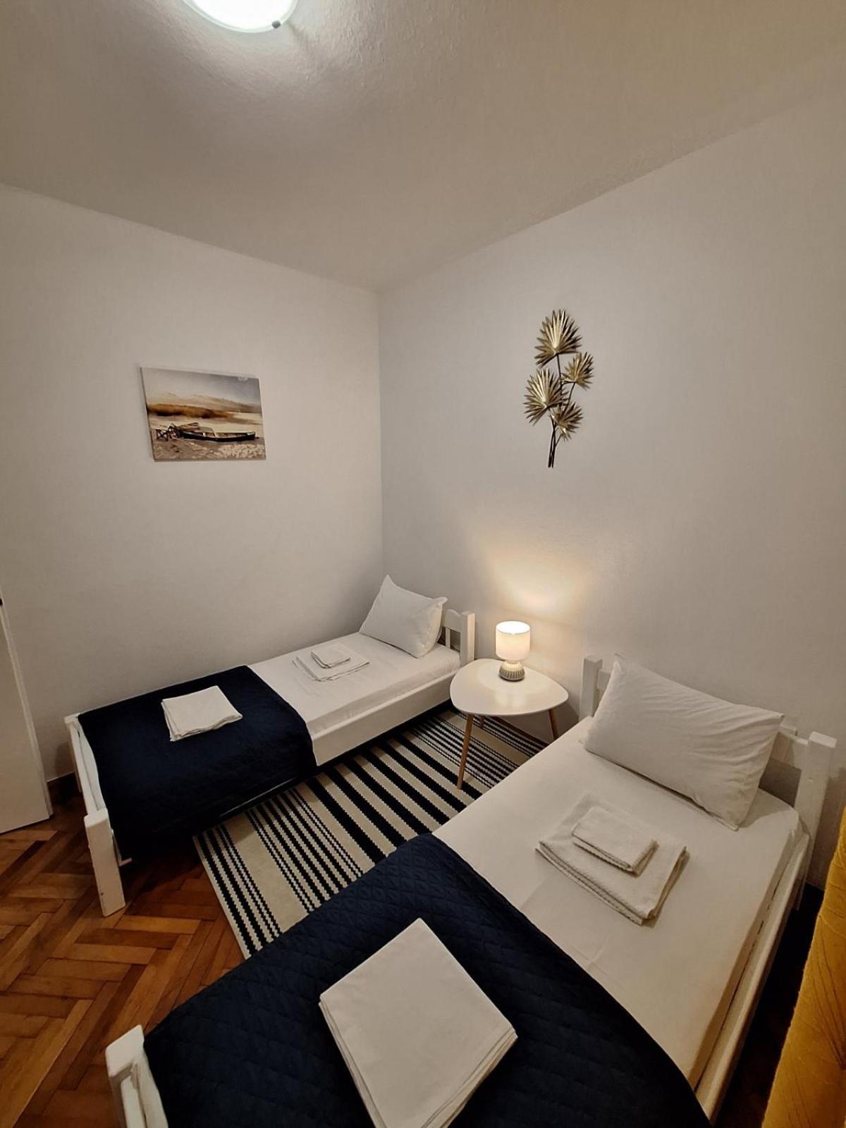 Red House Apartment Kotor Ngoại thất bức ảnh